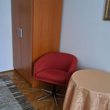 Villa Julia Budapest Exteriör bild