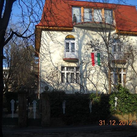 Villa Julia Budapest Rum bild